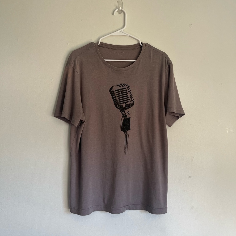 Banana republic Tshirt mens Large